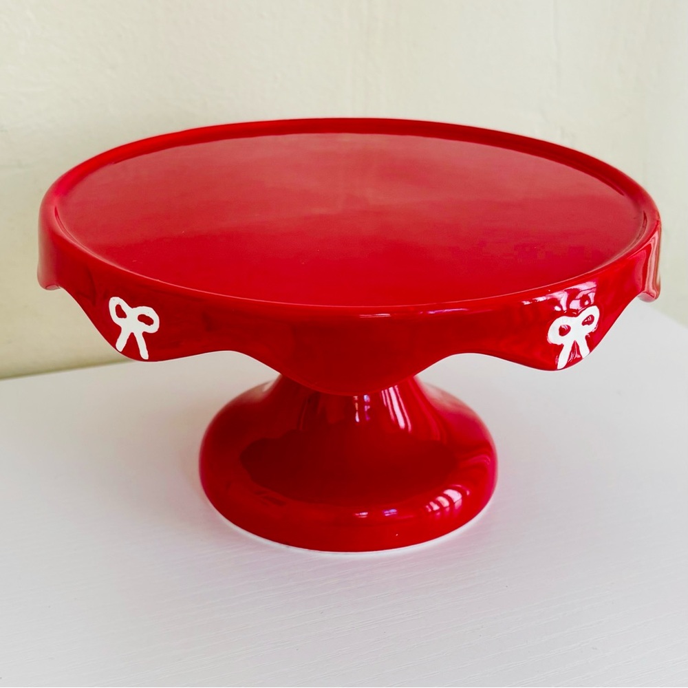 Target Bullseye Red Mini Cake Stand with White Bows Scalloped Edge NWT